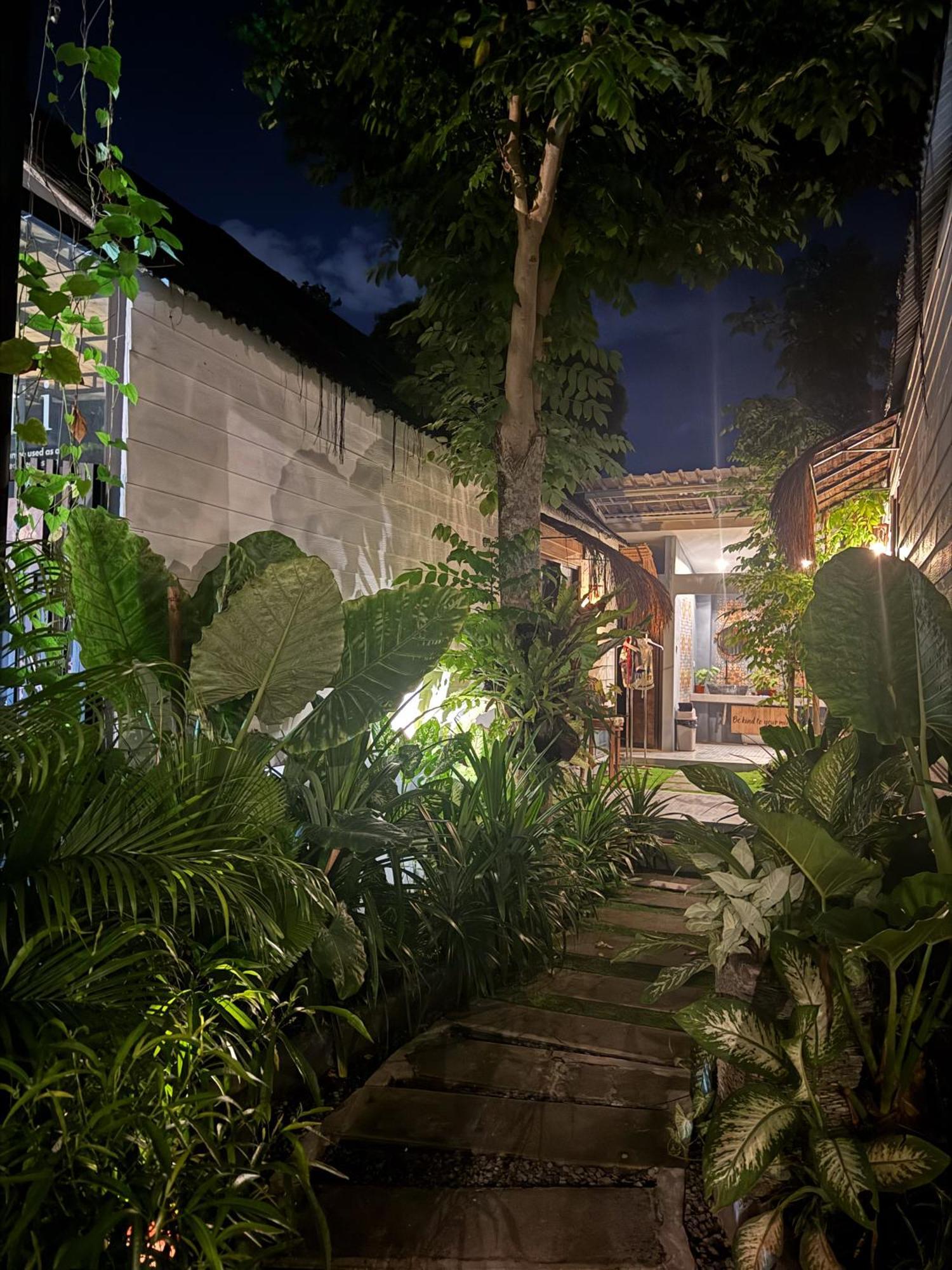The Jungle Hostel Canggu Zewnętrze zdjęcie